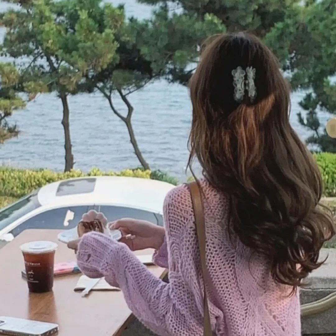 魔力月光海报