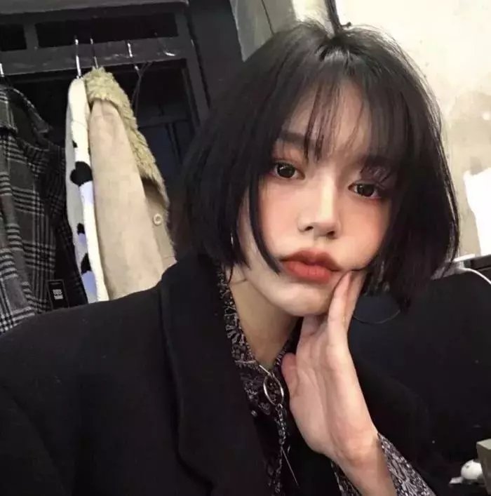 黑白正义海报
